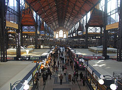 The interior of the market hall, viewed from the restaurant on the first floor - 부다페스트, 헝가리