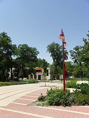 Park detail at the Erzsébetliget Swimming Pool building - Будимпешта, Мађарска