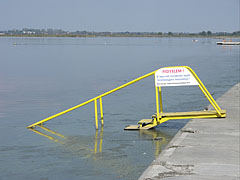 A strand egyik lépcsője - Agárd, Magyarország